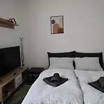 Alexander Apartment *